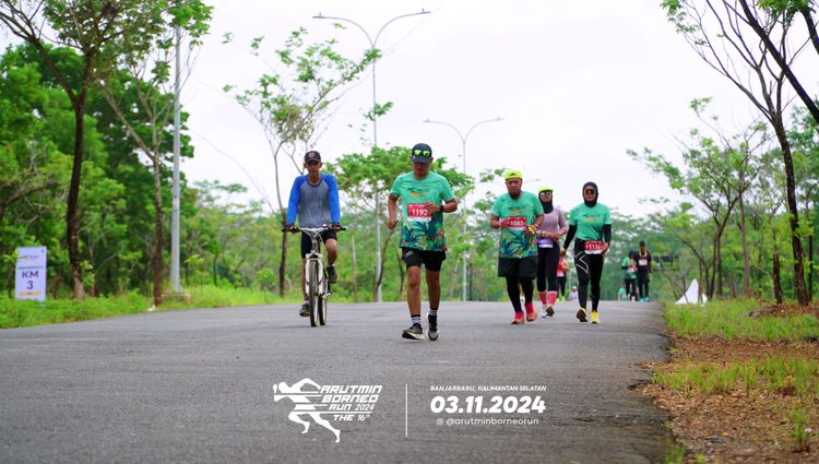 Race photo from Arutmin Borneo Run 2024