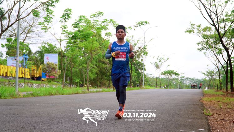 Race photo from Arutmin Borneo Run 2024