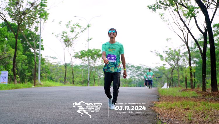 Race photo from Arutmin Borneo Run 2024