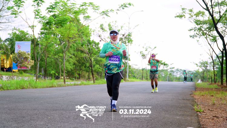 Race photo from Arutmin Borneo Run 2024