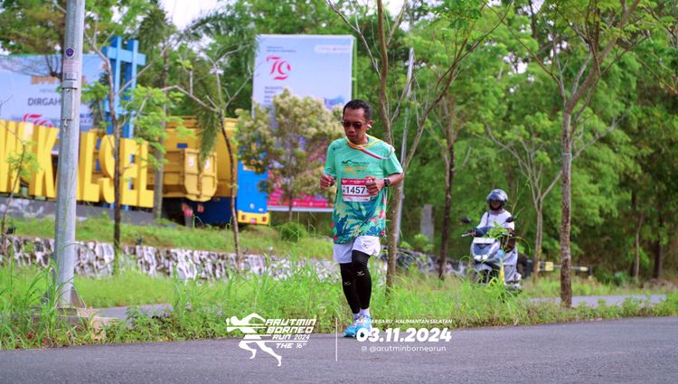 Race photo from Arutmin Borneo Run 2024