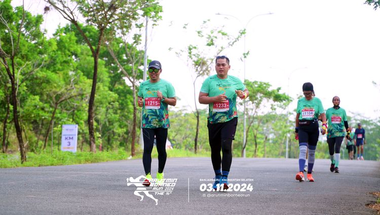 Race photo from Arutmin Borneo Run 2024
