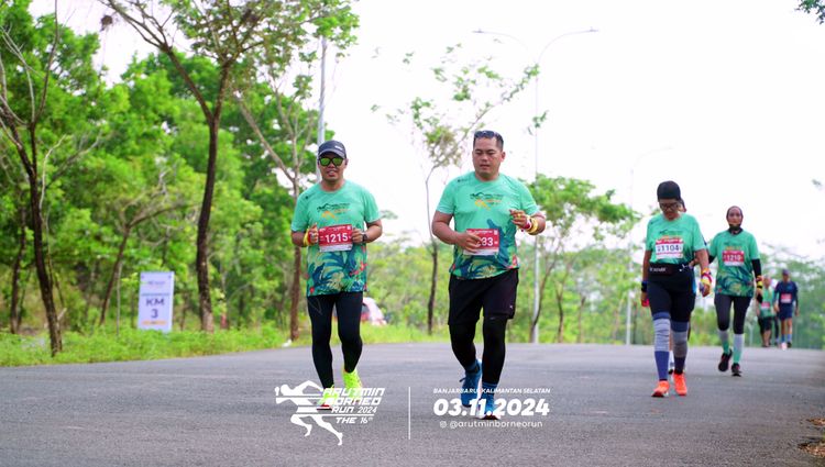 Race photo from Arutmin Borneo Run 2024