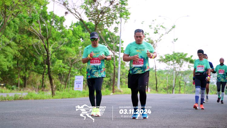 Race photo from Arutmin Borneo Run 2024