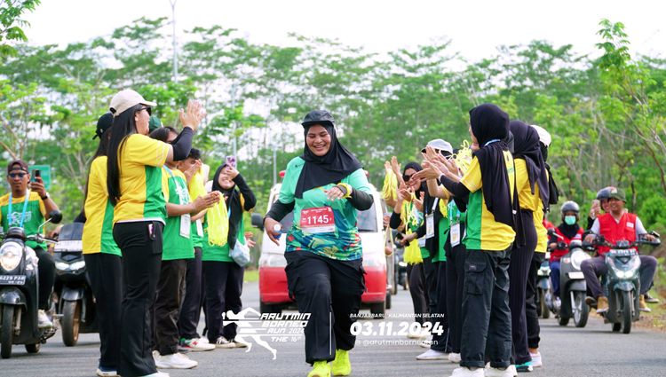 Race photo from Arutmin Borneo Run 2024