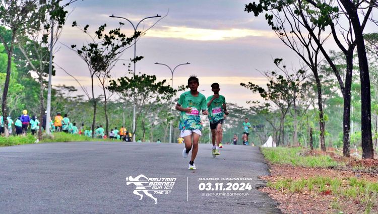 Race photo from Arutmin Borneo Run 2024