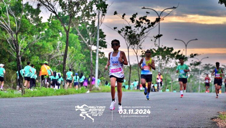 Race photo from Arutmin Borneo Run 2024