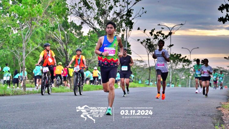 Race photo from Arutmin Borneo Run 2024