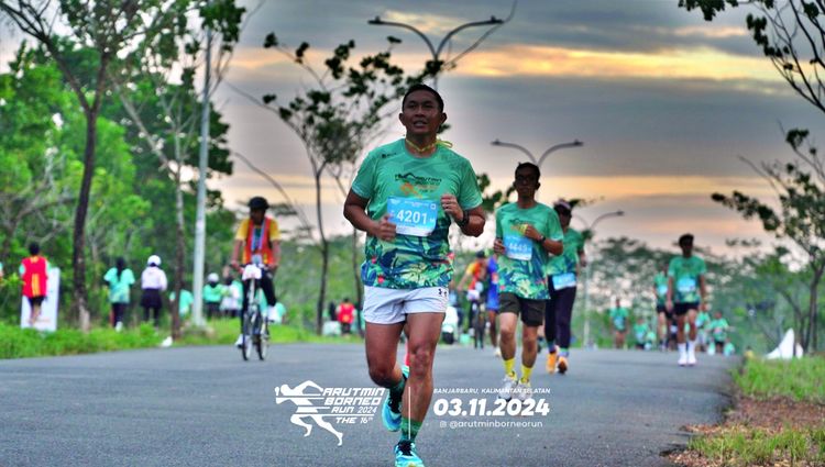 Race photo from Arutmin Borneo Run 2024