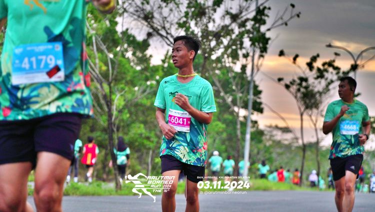 Race photo from Arutmin Borneo Run 2024