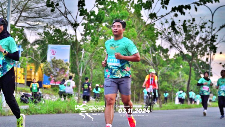 Race photo from Arutmin Borneo Run 2024