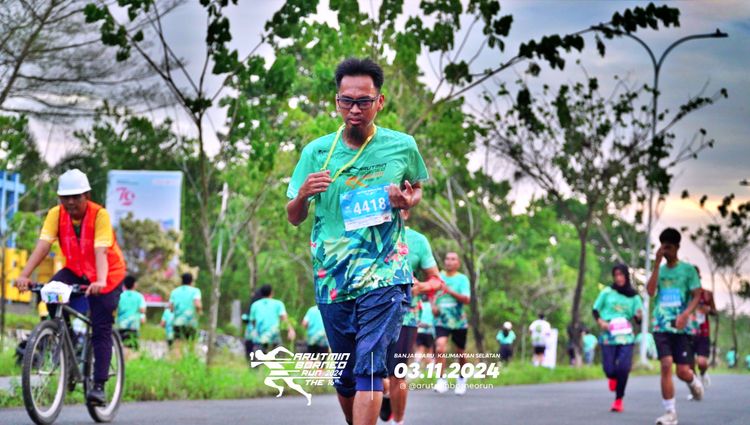 Race photo from Arutmin Borneo Run 2024