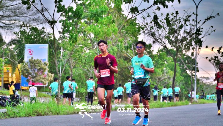 Race photo from Arutmin Borneo Run 2024