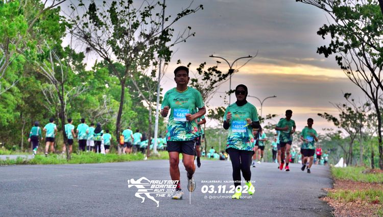 Race photo from Arutmin Borneo Run 2024
