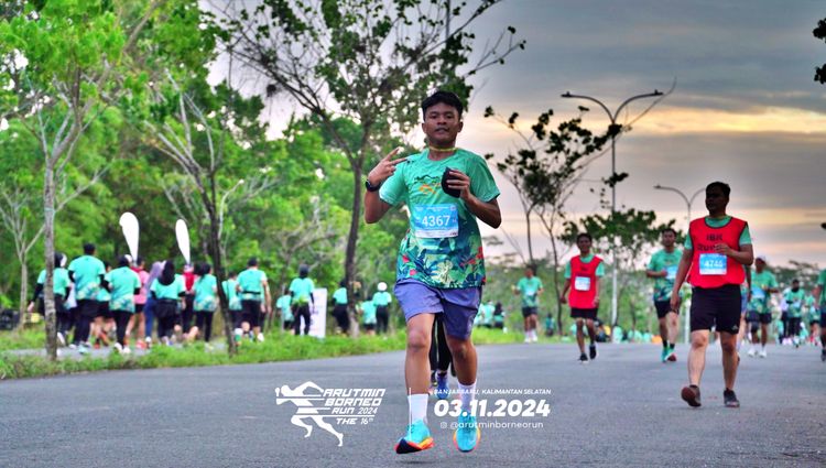 Race photo from Arutmin Borneo Run 2024