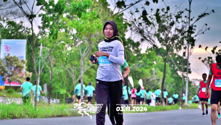 Race photo from Arutmin Borneo Run 2024