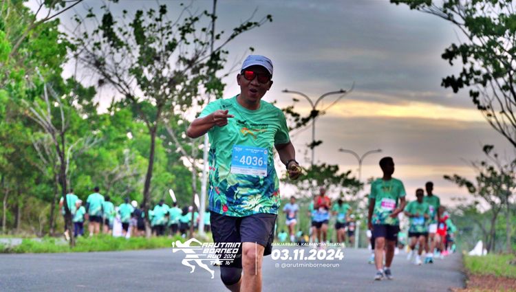 Race photo from Arutmin Borneo Run 2024