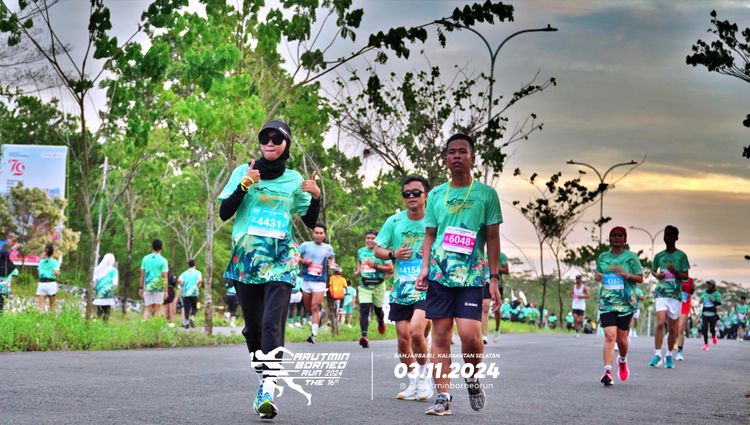 Race photo from Arutmin Borneo Run 2024