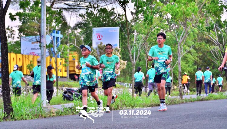 Race photo from Arutmin Borneo Run 2024