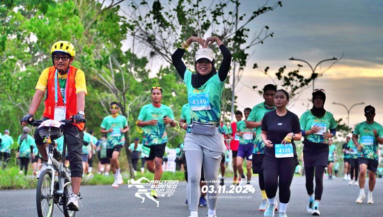 Race photo from Arutmin Borneo Run 2024