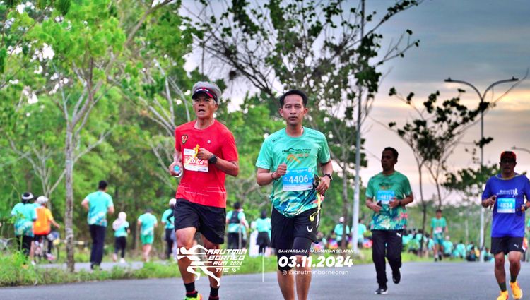 Race photo from Arutmin Borneo Run 2024
