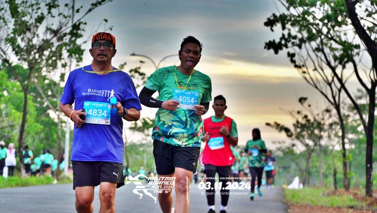 Race photo from Arutmin Borneo Run 2024