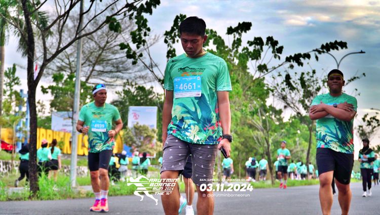 Race photo from Arutmin Borneo Run 2024