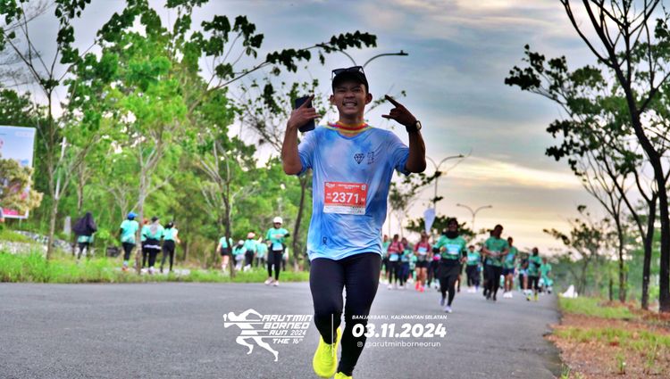 Race photo from Arutmin Borneo Run 2024