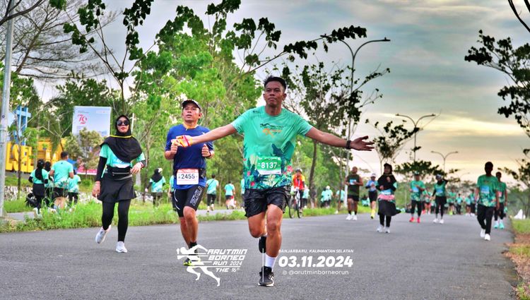 Race photo from Arutmin Borneo Run 2024
