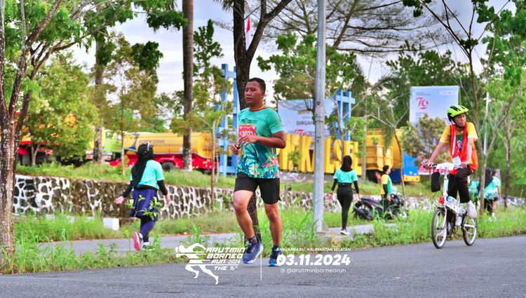 Race photo from Arutmin Borneo Run 2024