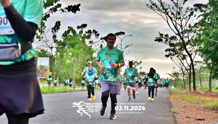 Race photo from Arutmin Borneo Run 2024