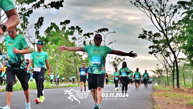 Race photo from Arutmin Borneo Run 2024