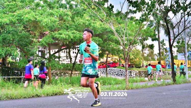Race photo from Arutmin Borneo Run 2024