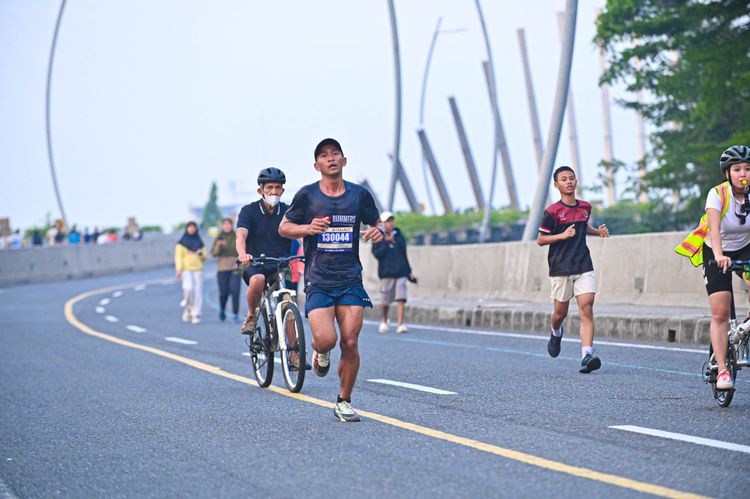 Race photo from NOTARACE 2025