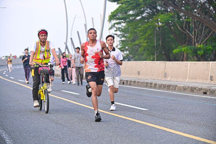 Race photo from NOTARACE 2025
