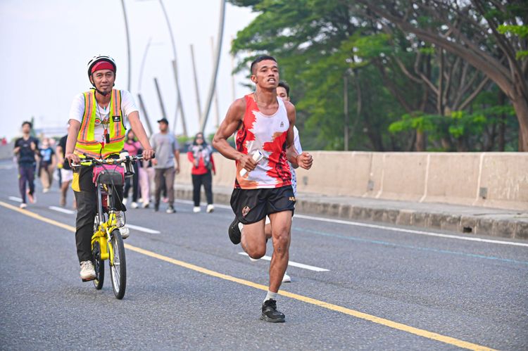 Race photo from NOTARACE 2025