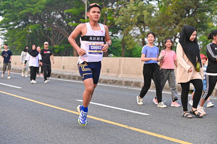 Race photo from NOTARACE 2025