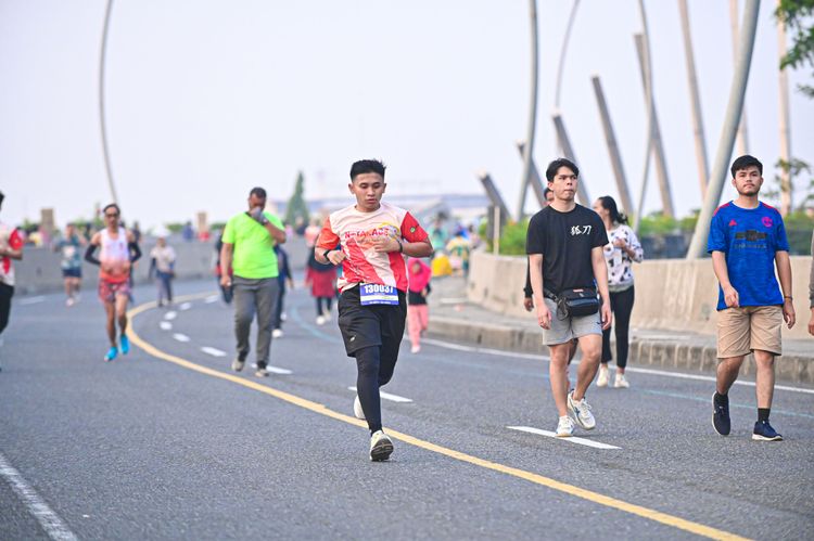 Race photo from NOTARACE 2025