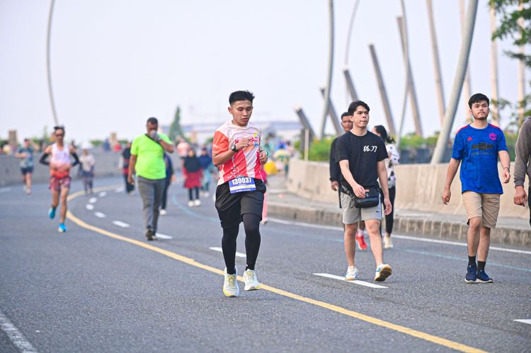 Race photo from NOTARACE 2025