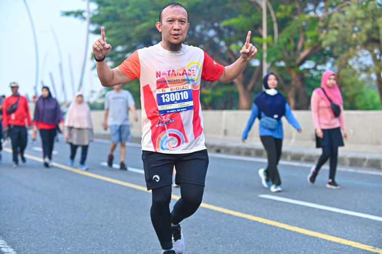 Race photo from NOTARACE 2025