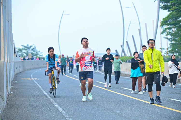 Race photo from NOTARACE 2025