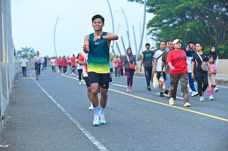 Race photo from NOTARACE 2025