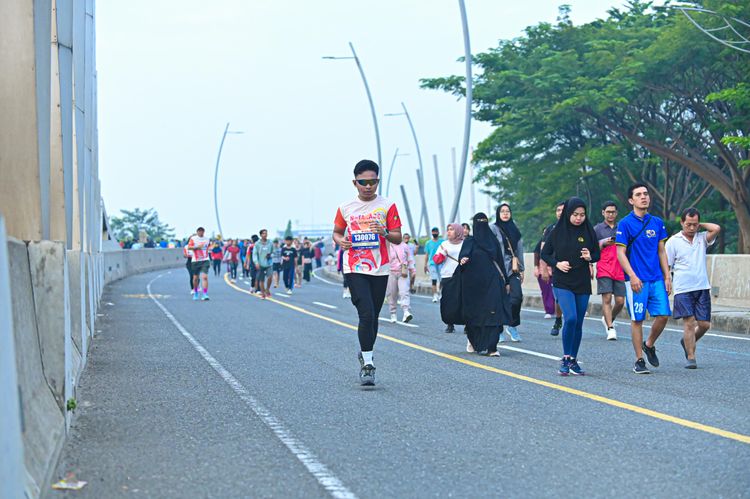 Race photo from NOTARACE 2025