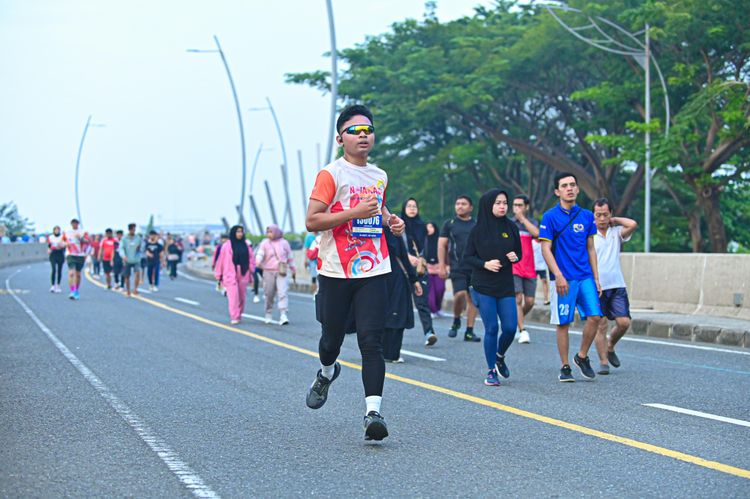 Race photo from NOTARACE 2025