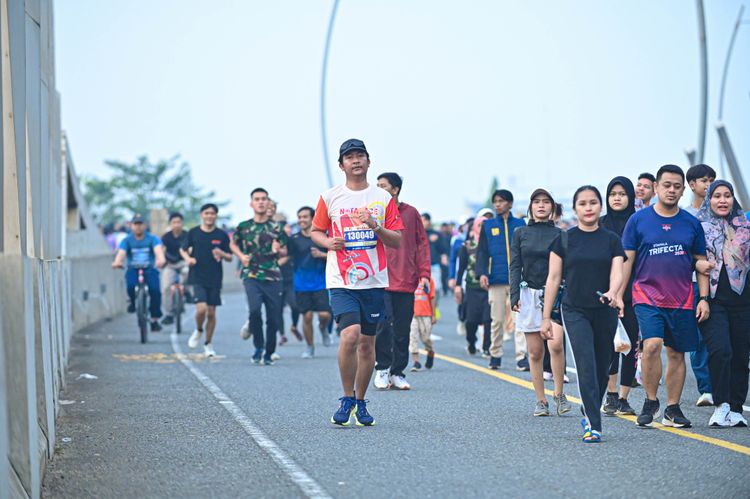 Race photo from NOTARACE 2025