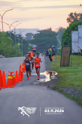 Race photo from Arutmin Borneo Run 2024