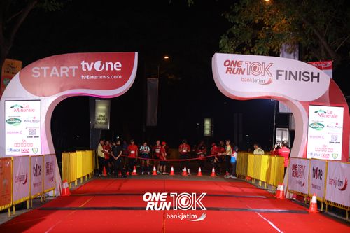 Race photo from ONE RUN 10 K