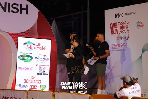 Race photo from ONE RUN 10 K