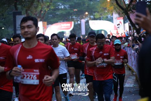 Race photo from ONE RUN 10 K