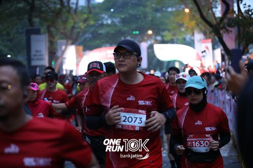 Race photo from ONE RUN 10 K